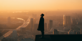 Sedentarismo, ansiedade e comida ultraprocessada: a fórmula da ruína moderna